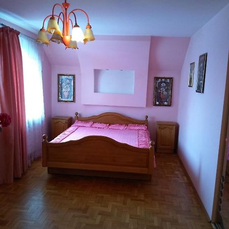 Будинок В Центрі Lutsʼk Екстериор снимка